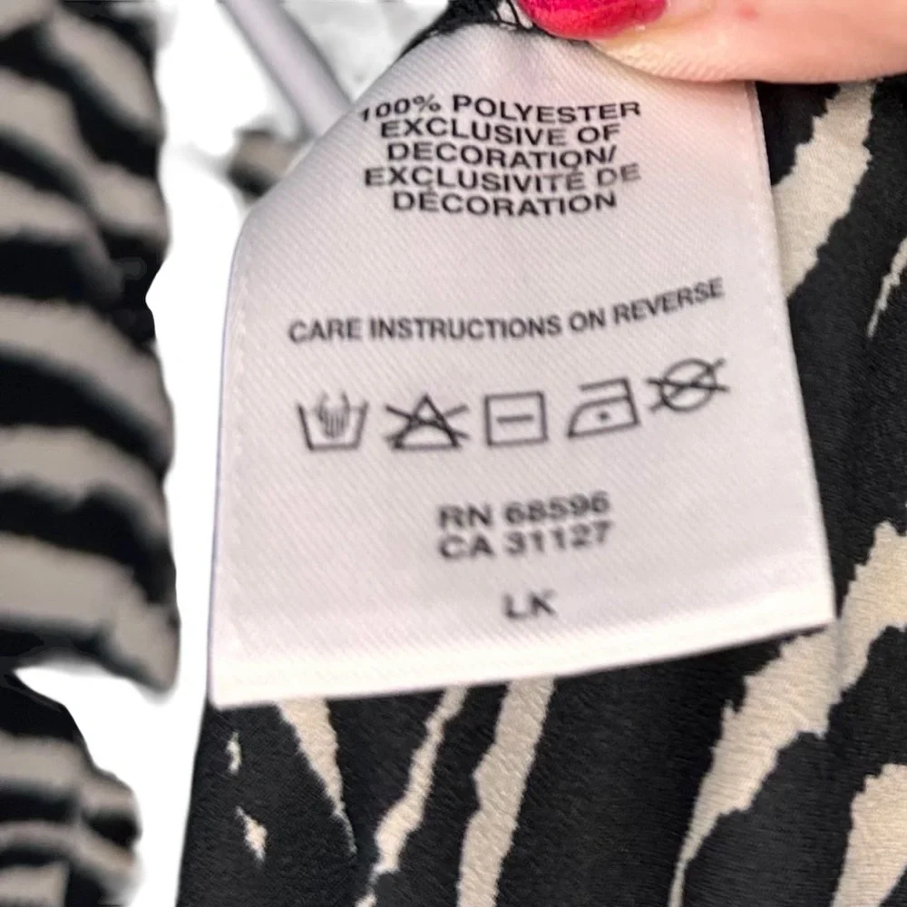 DKNYC Black and White Zebra Print Blouse LK